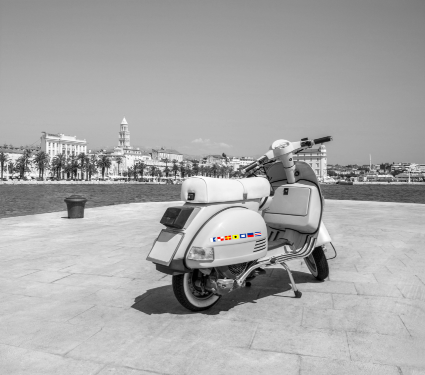 Aufkleber auf Motorroller