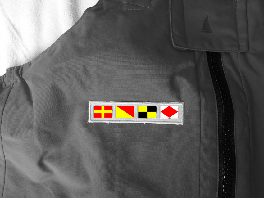 Webetikett auf Sportkleidung